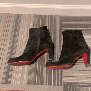 FLAWLESS Christian Louboutin suede heeled boots